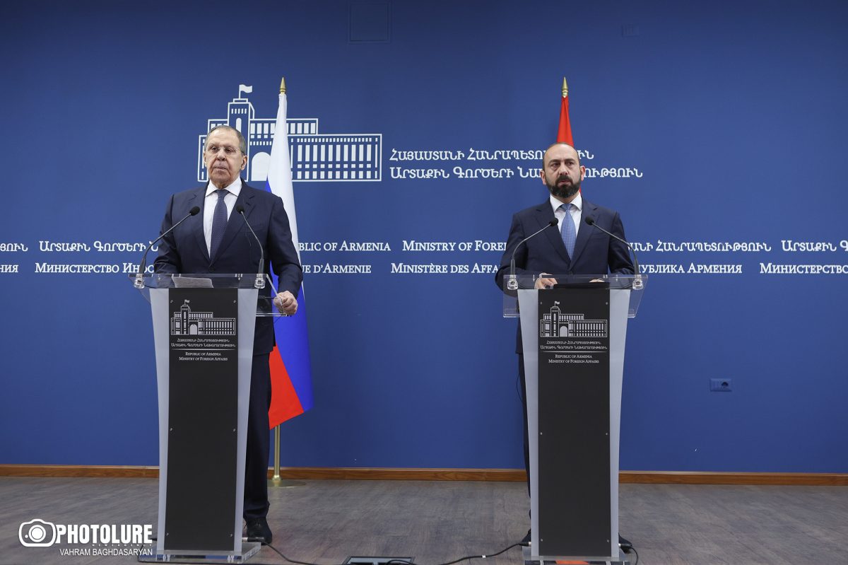 Lavrov: Ermenistan'ın 'Ukraynalaşması' için neden yok